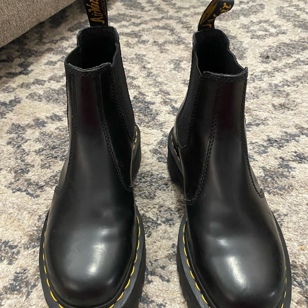 Dr. Martens Black Leather Chelsea Platform Boots! - Picture 2 of 5